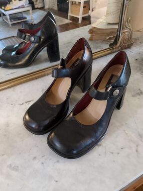 Y2K Black Tommy Hilfiger Chunky Heels- Size 8 Leather Upper